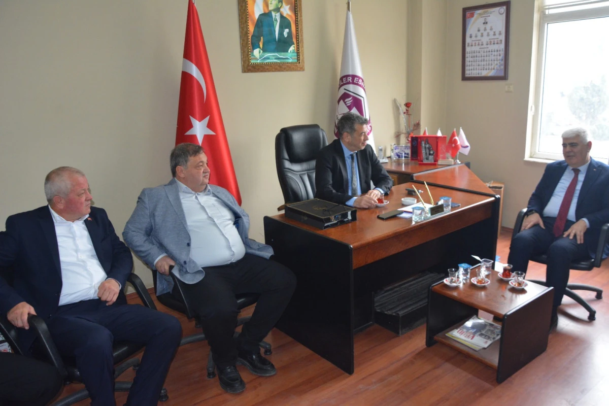 FEDERASYON BAŞKANI ŞEN&rsquo;DEN K&Uuml;NKC&Uuml;&rsquo;YE TAM NOT: İŞİNİN EHLİ, G&Ouml;REVİNİ HAKKIYLA YAPIYOR