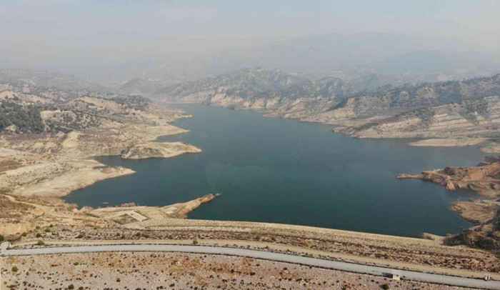 İkizdere Barajı’ndaki düşen su seviyesi vatandaşları tedirgin ediyor