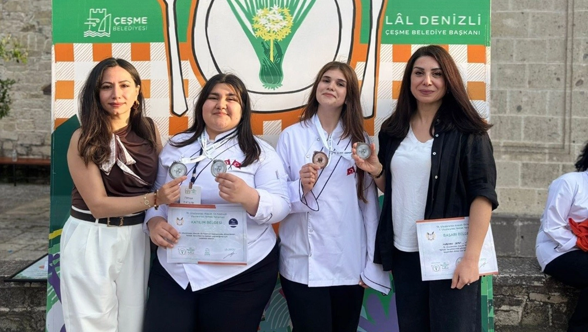 K&ouml;şkl&uuml; &ouml;ğrenciler Uluslararası Ala&ccedil;atı Ot Festivali&rsquo;nde b&uuml;y&uuml;k bir başarıya imza attılar