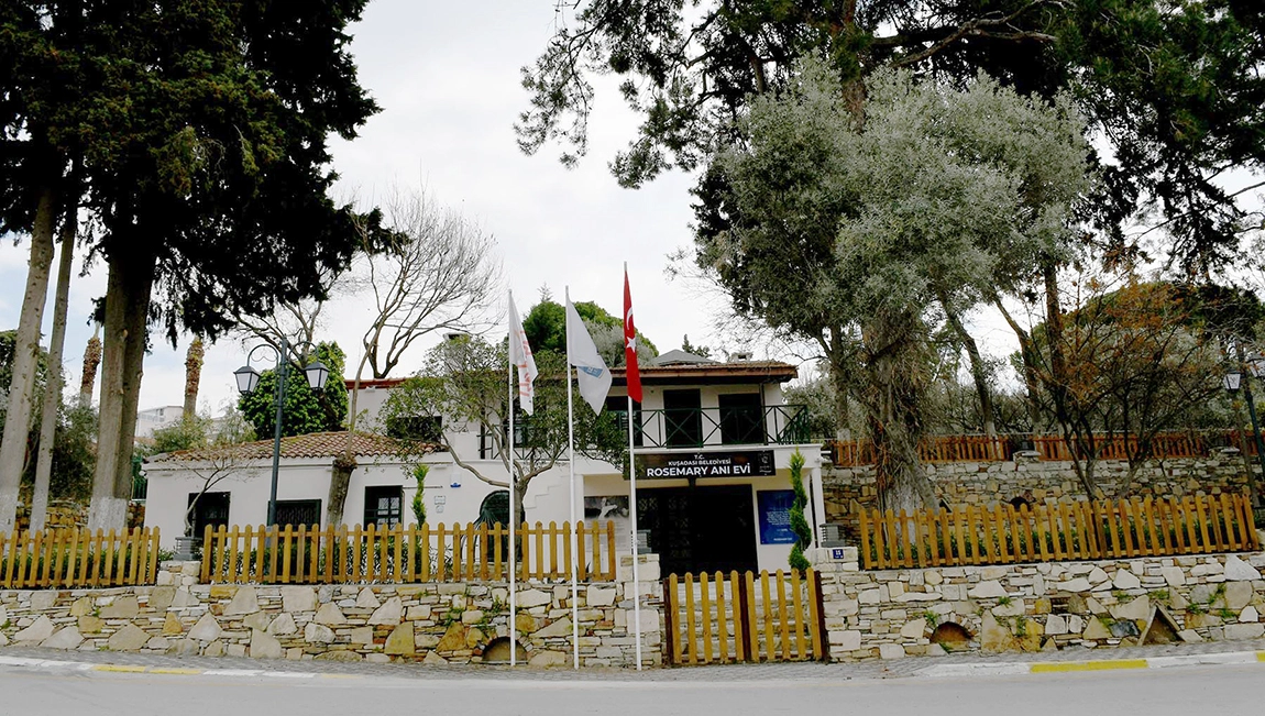KUŞADASI'NDA ROSEMARY BALDWIN ANISINA TEKNOLOJİK DOKUNUŞ