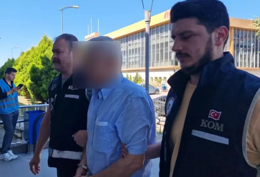 MÜZE MÜDÜRÜ ve MUHASEBECİ YAKAYI ELE VERDİ