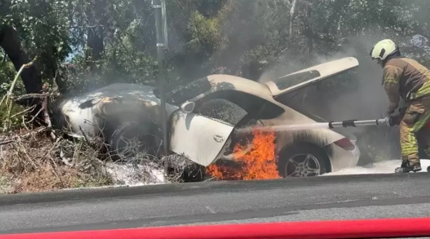 Sarıyer’de 10 milyonluk Porsche kül oldu! Sürücü canını zor kurtardı