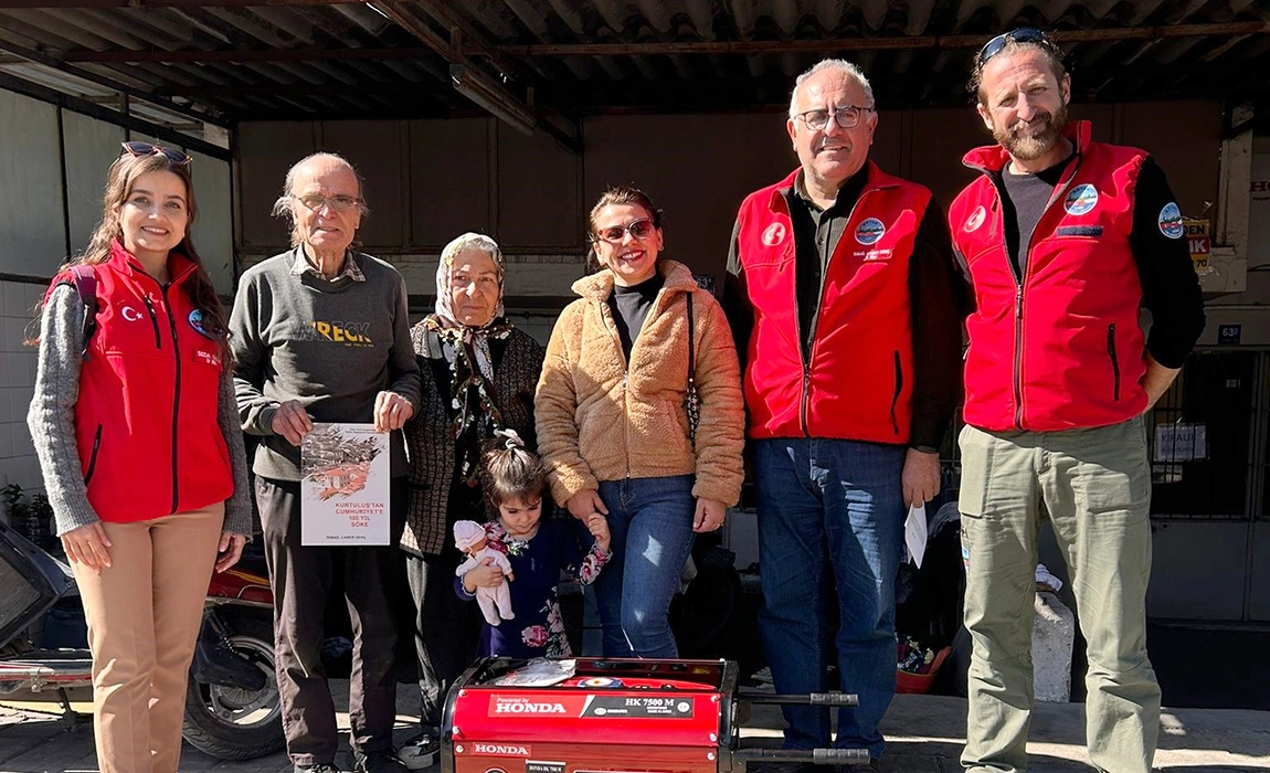 S&ouml;keli esnaftan afet bilinci i&ccedil;in &ouml;rnek davranış