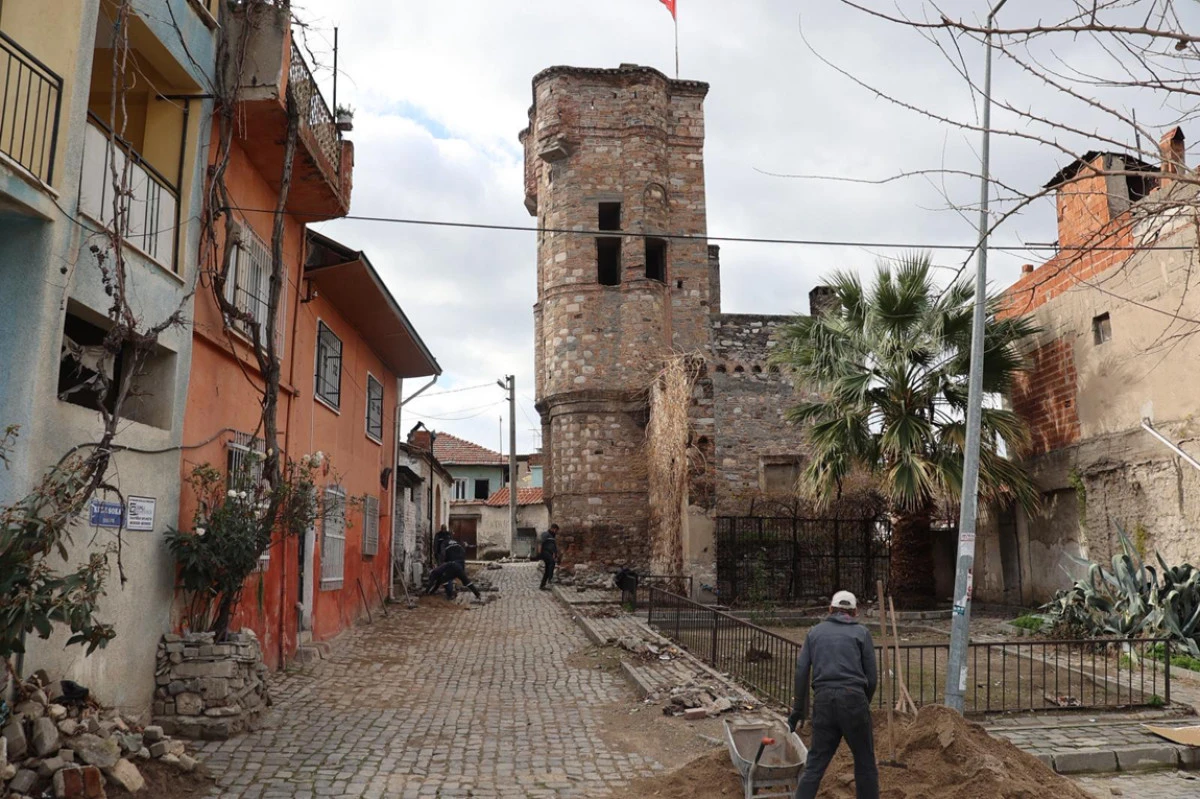 TARİHİ KULE SOKAĞI YENİDEN HAYAT BULUYOR