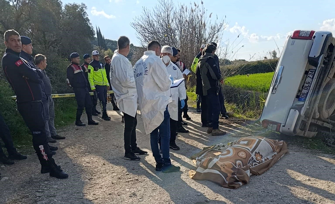 Yaşlı adam tarla komşusunu ezerek &ouml;ld&uuml;rd&uuml;